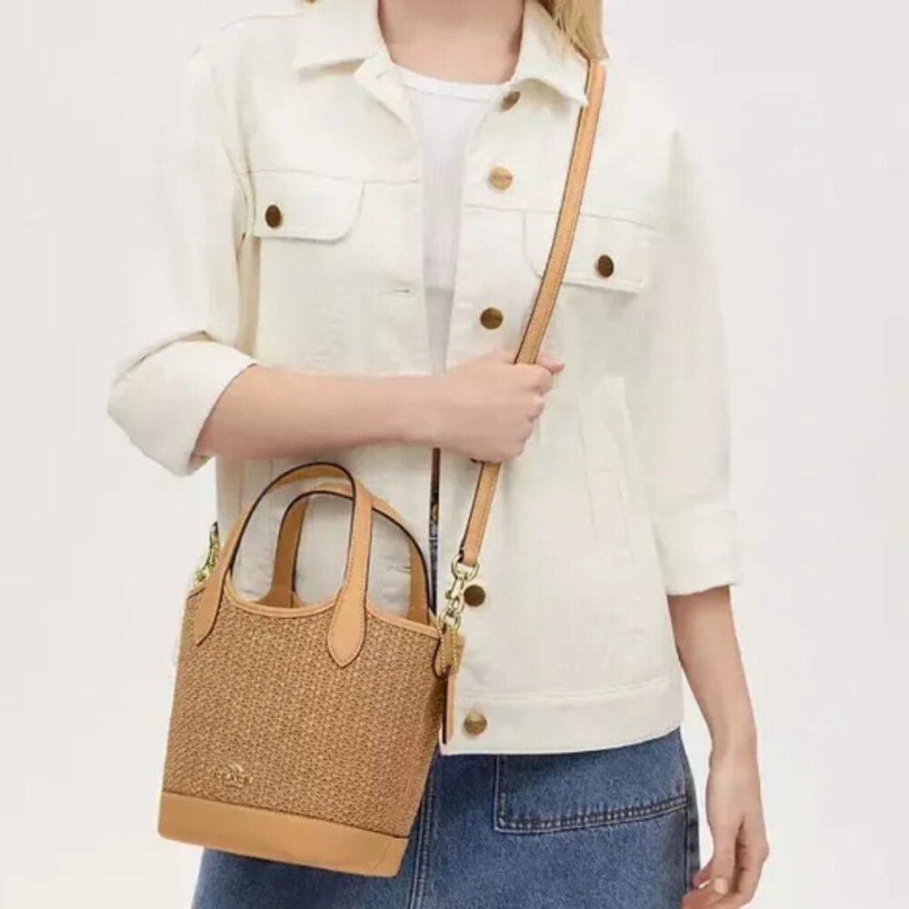 Coach NWT coach Hanna Bucket Bag COACH CR351 beige and rattan / wicker